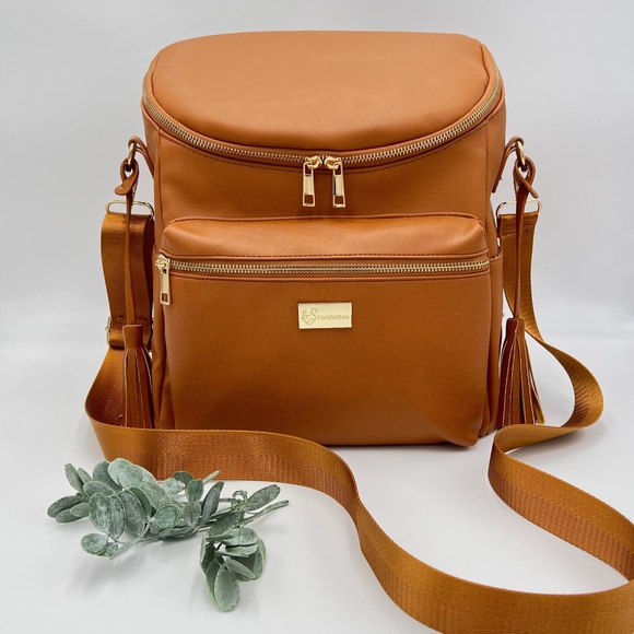 BRAND NEW VEGAN LEATHER DIAPER BAG + ACCESSORIES - Picture 1 of 9